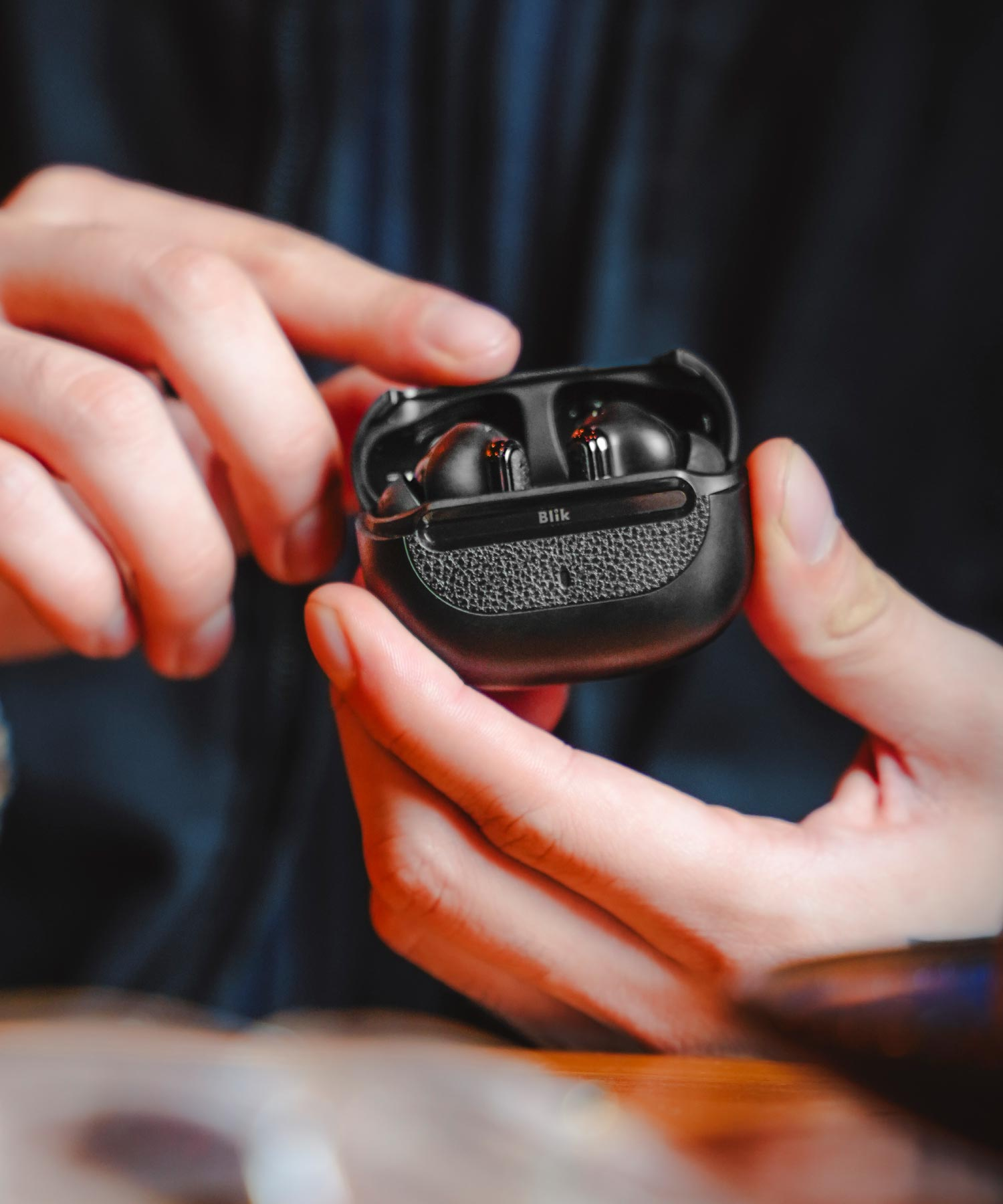 Audífonos in-ear Blik con Bluetooth y diseño cómodo. Compra online en Blikstore.com con envío a todo Chile.