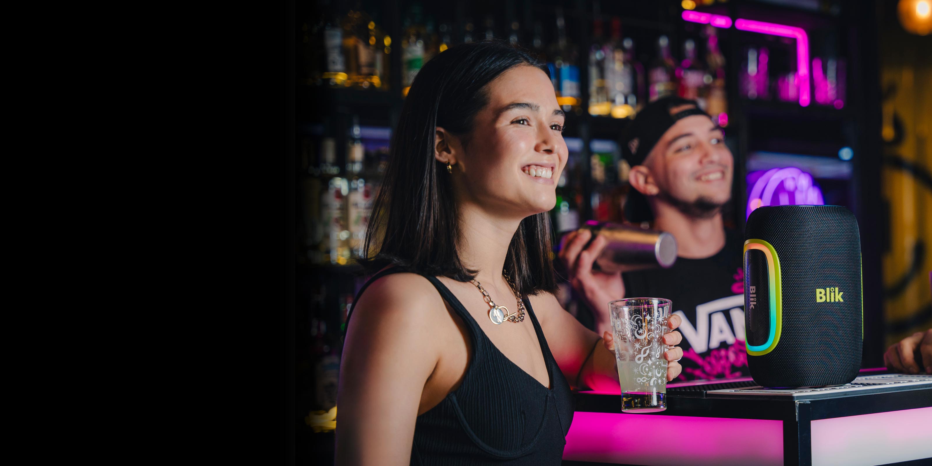 Parlantes portátiles Blik con Bluetooth, batería de larga duración y sonido potente. Llévalos donde quieras. Compra en Blikstore.com con envío a Chile.