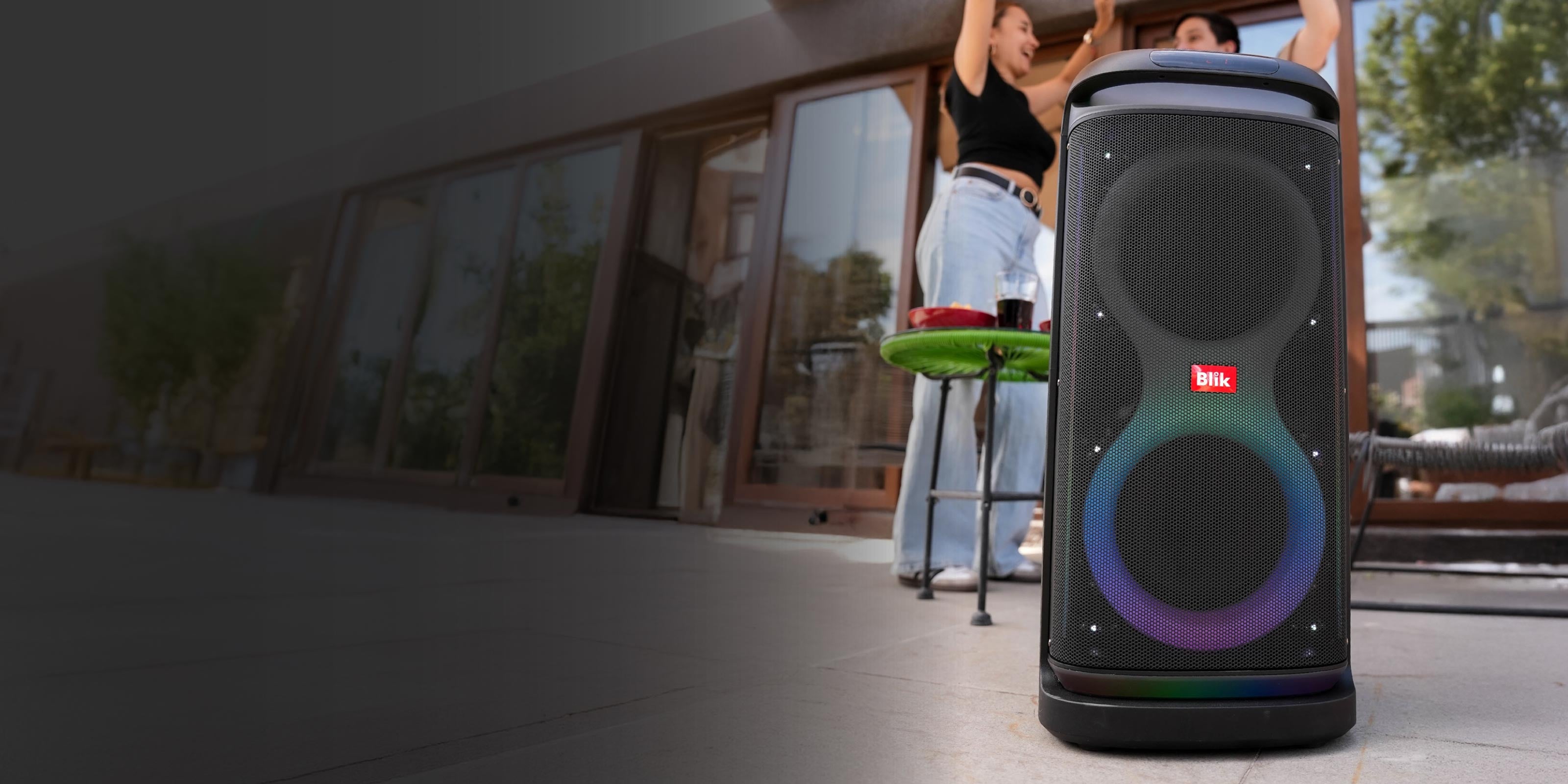 Parlantes Blik con radio FM, Bluetooth y gran sonido. Disfruta tu música y emisoras favoritas donde estés. Compra en Blikstore.com con envío a Chile.