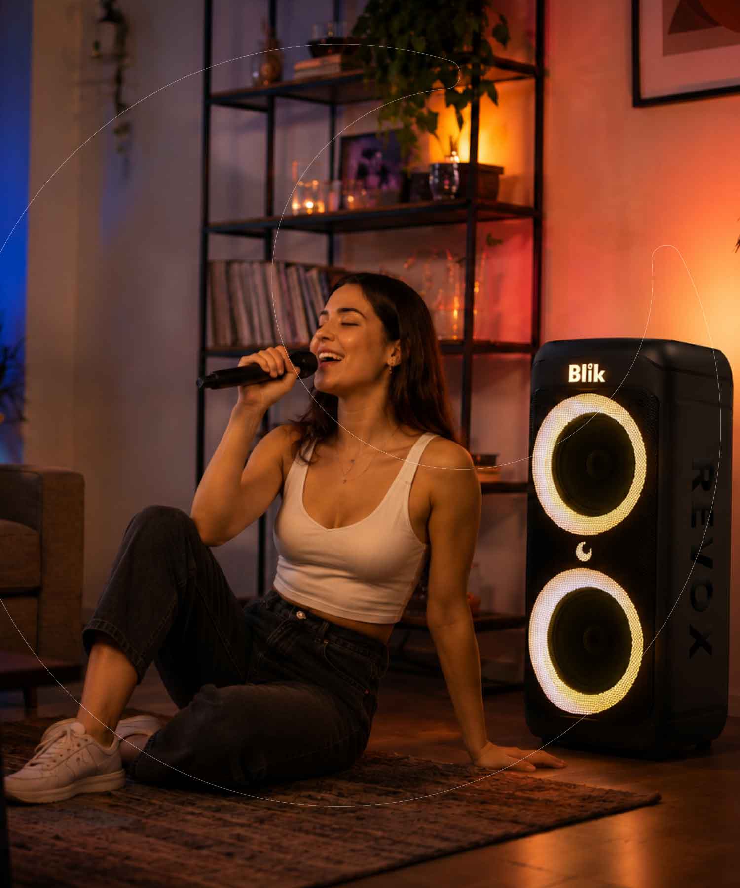 Parlantes karaoke Blik con micrófono, luces y sonido potente. Arma la fiesta donde quieras. Compra online en Blikstore.com con envío a Chile.