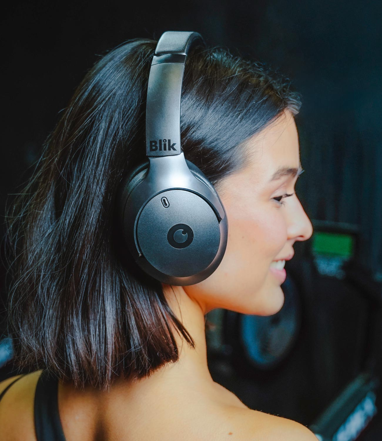 Audífonos over-ear Blik con Bluetooth, micrófono y diseño cómodo. Compra online en Blikstore.com con envío a todo Chile.
