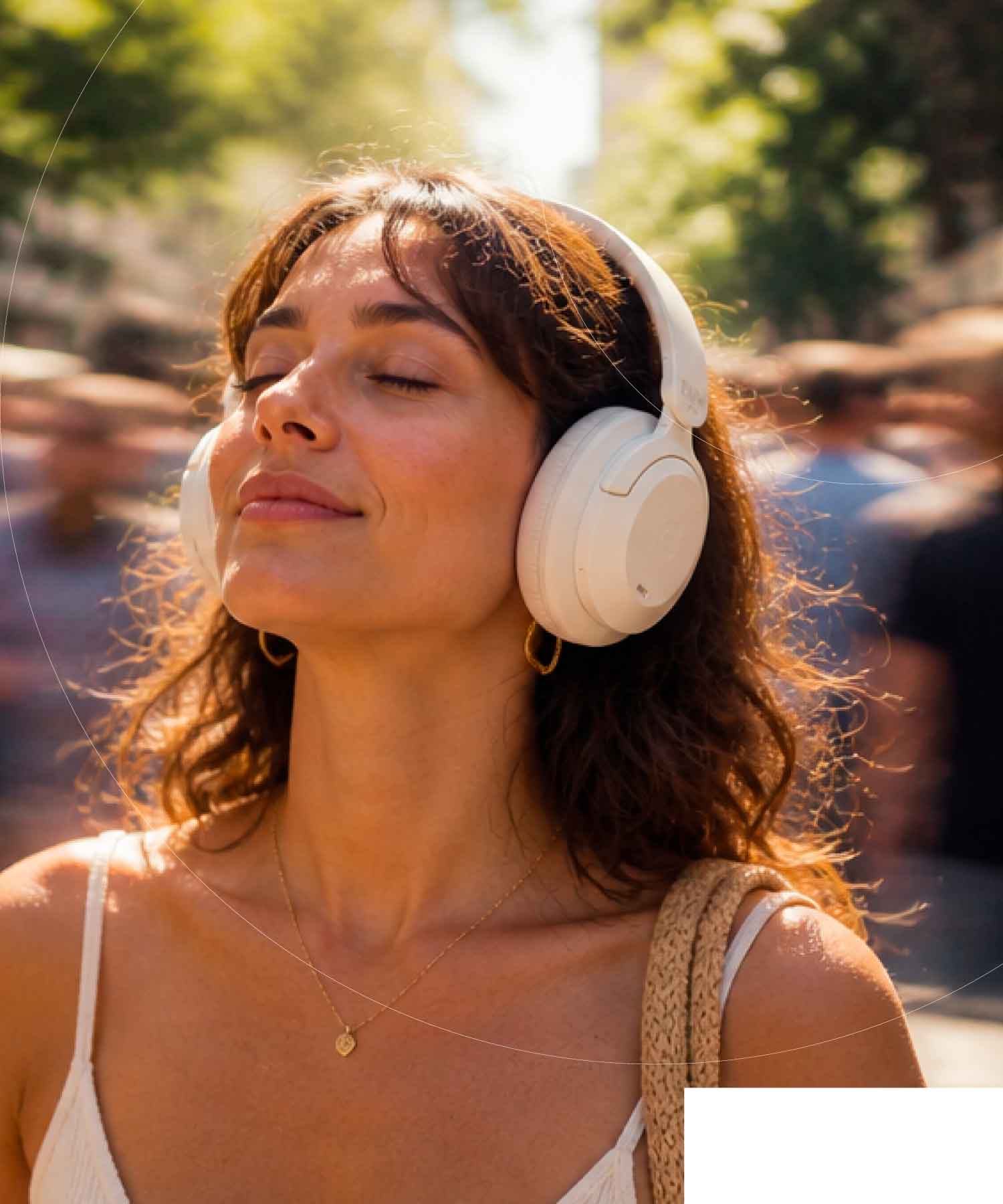 Audífonos over-ear Blik con Bluetooth, micrófono y diseño cómodo. Compra online en Blikstore.com con envío a todo Chile.