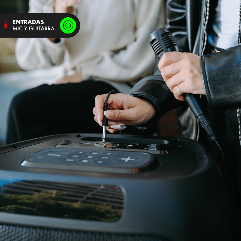 Parlante Bluetooth Karaoke Con Micrófono Blik Lightmax12 entrada de mic